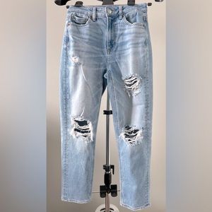 LIKE NEW! AE Stretch Mom Straight Jean-Short Length